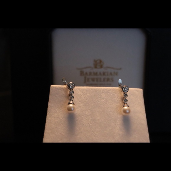Diamond, sliver and pearl earings - Picture 3 of 5